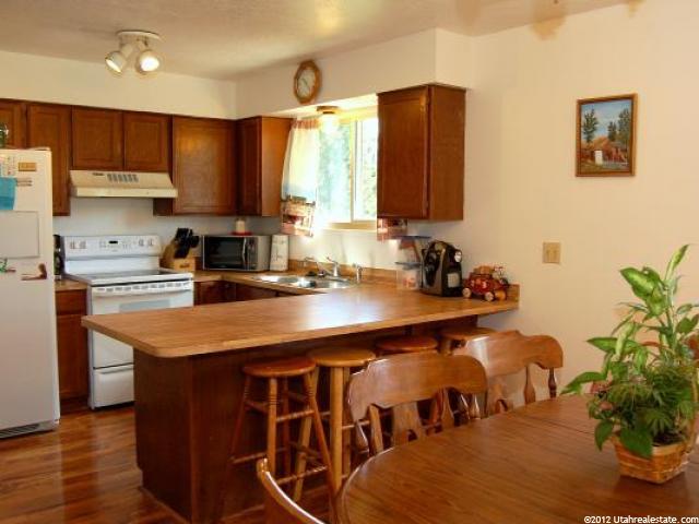 5864 S 2900 W, Roy, UT 84067 — photo 2