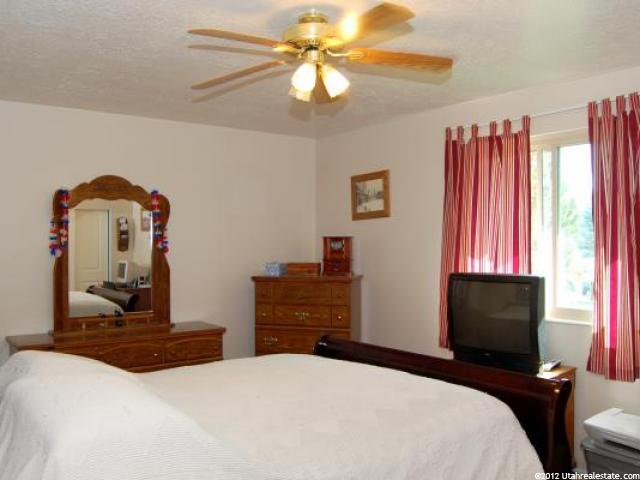 5864 S 2900 W, Roy, UT 84067 — photo 4