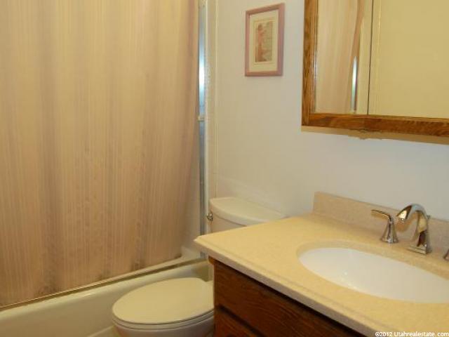 5864 S 2900 W, Roy, UT 84067 — photo 6