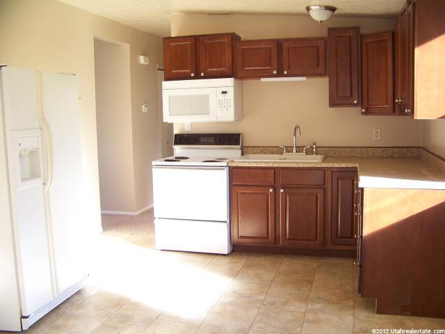363 N Ann, Clearfield, UT 84015 — photo 2