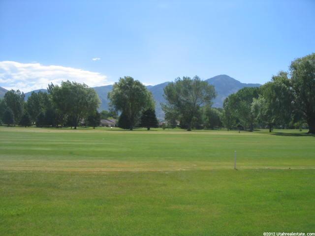 39 White Barn Dr, Pleasant View, UT 84414 — photo 2