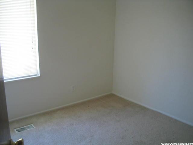 39 White Barn Dr, Pleasant View, UT 84414 — photo 5