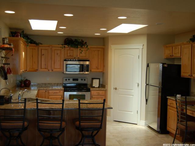 5562 S 575 W, Riverdale, UT 84405 — photo 6
