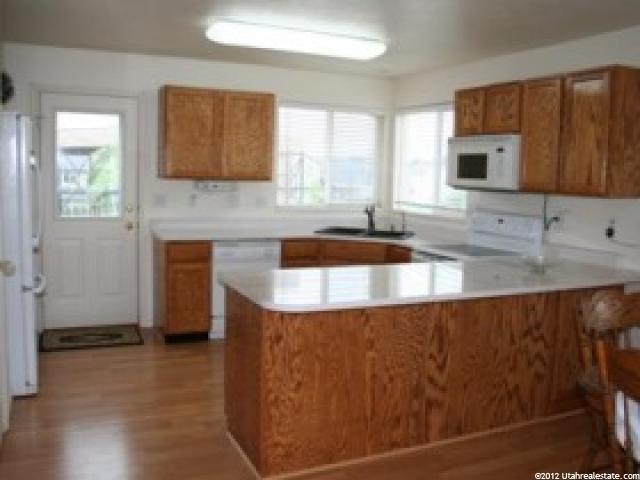 2877 W 2175 N, Clinton, UT 84015 — photo 2