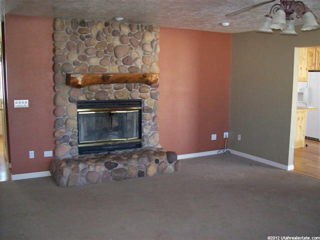 269 S 3500 E, Roosevelt, UT 84066 — photo 2