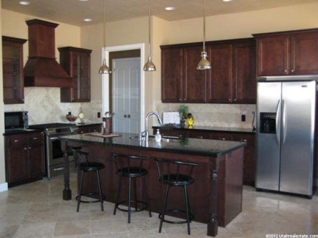 388 W Paddock Ln, Kaysville, UT 84037 — photo 3