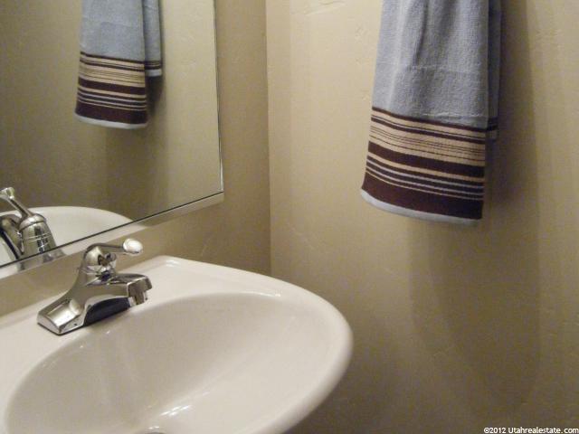 402 E 475 N #1D, Ogden, UT 84404 — photo 11