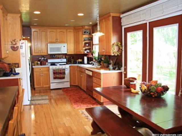 946 W 1850 N, West Bountiful, UT 84010 — photo 9