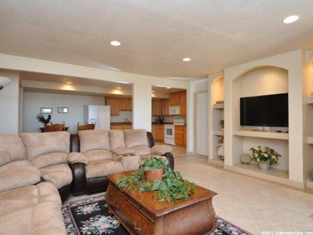 933 W 4000 N, Pleasant View, UT 84414 — photo 11