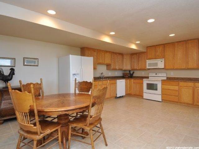 933 W 4000 N, Pleasant View, UT 84414 — photo 12