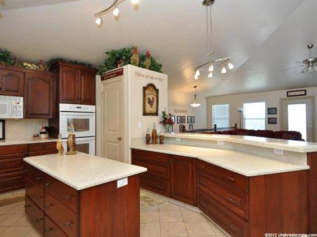 933 W 4000 N, Pleasant View, UT 84414 — photo 3