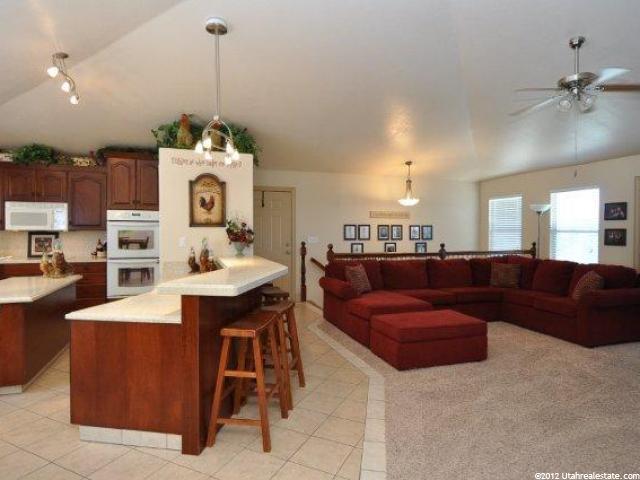 933 W 4000 N, Pleasant View, UT 84414 — photo 4