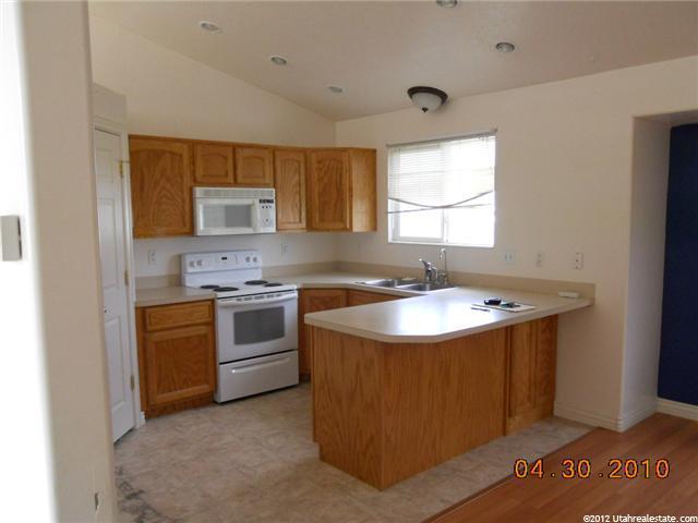 5910 S 4250 W, Roy, UT 84067 — photo 9