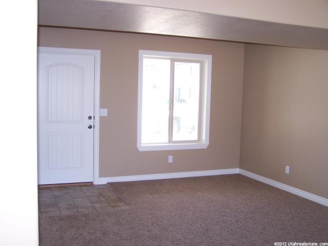 121 S West Gate Ln, Ogden, UT 84404 — photo 2