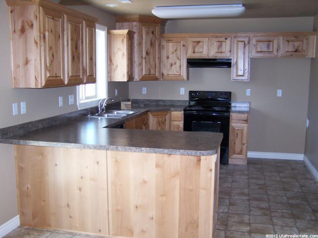 121 S West Gate Ln, Ogden, UT 84404 — photo 3