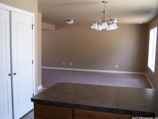 121 S West Gate Ln, Ogden, UT 84404 — photo 4