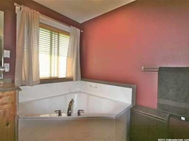 779 E 440 S, Hyrum, UT 84319 — photo 4