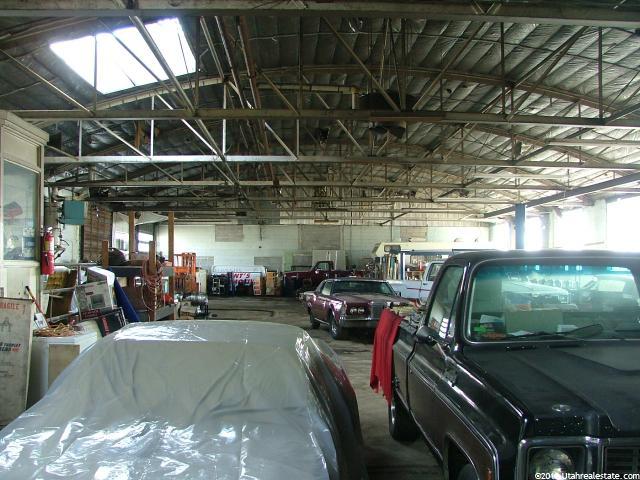 335 N Main St W, Logan, UT 84321 — photo 2