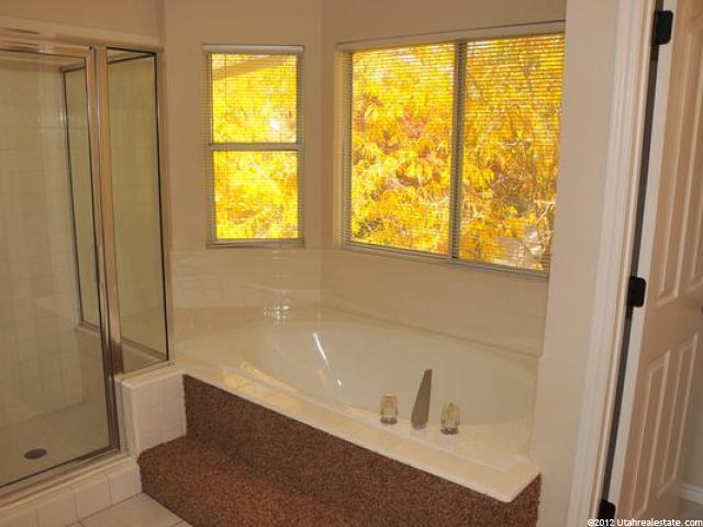 9939 S Summit View Dr E, Sandy, UT 84092 — photo 9