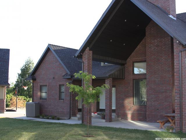489 S 150 W, Centerville, UT 84014 — photo 2