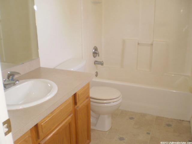 2082 W 1570 N, Clinton, UT 84015 — photo 3