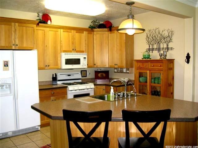 165 E Center, Hyde Park, UT 84318 — photo 3
