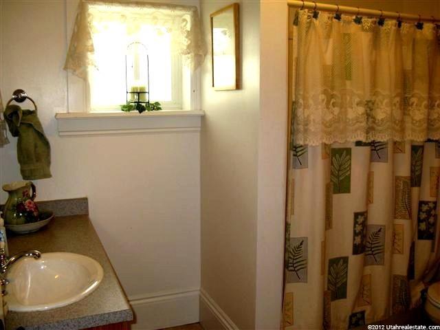 165 E Center, Hyde Park, UT 84318 — photo 5