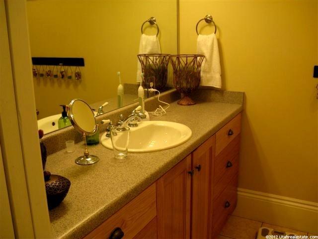 165 E Center, Hyde Park, UT 84318 — photo 6