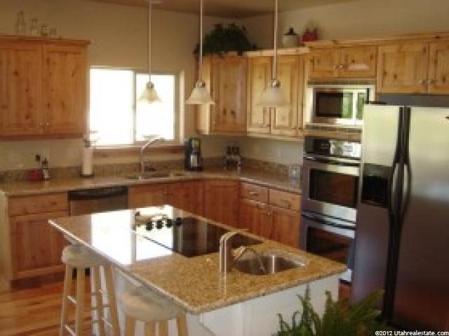 33 S Democrat Aly, Kamas, UT 84036 — photo 2
