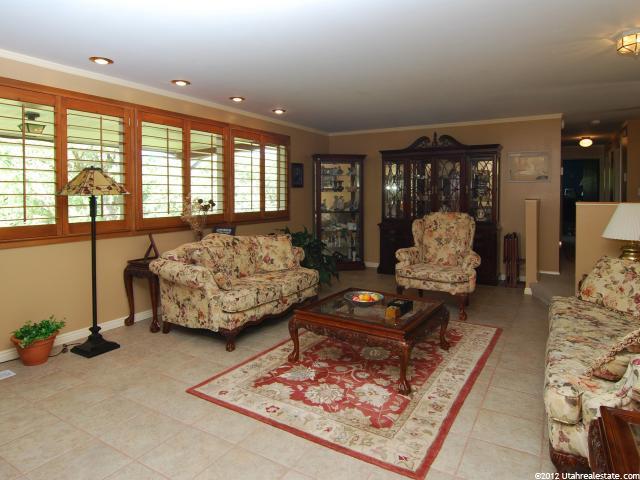 5965 S Sharon Cir E, South Ogden, UT 84403 — photo 2