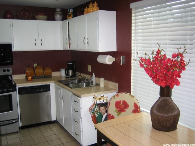 447 E 5600 S #B, Murray, UT 84107 — photo 11