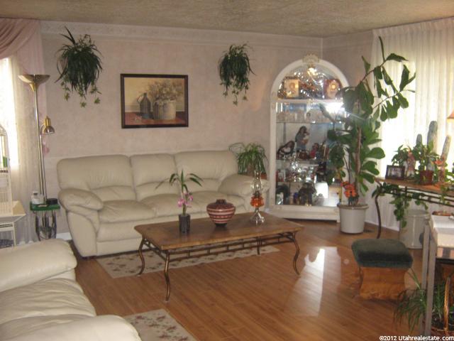 735 N Mountain View Rd W, Centerville, UT 84014 — photo 3