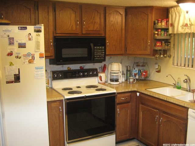 735 N Mountain View Rd W, Centerville, UT 84014 — photo 4