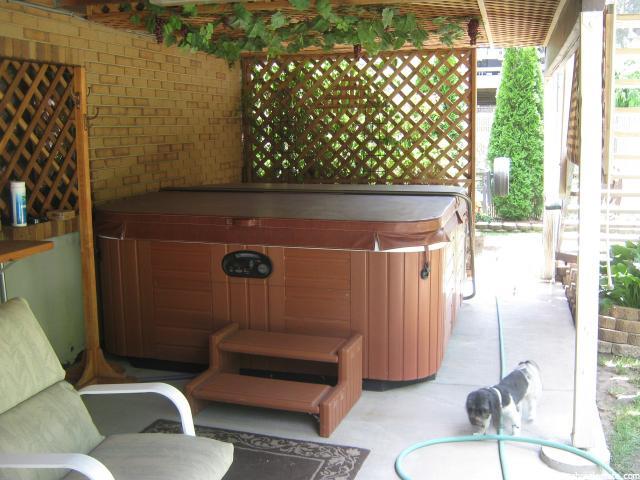 735 N Mountain View Rd W, Centerville, UT 84014 — photo 9