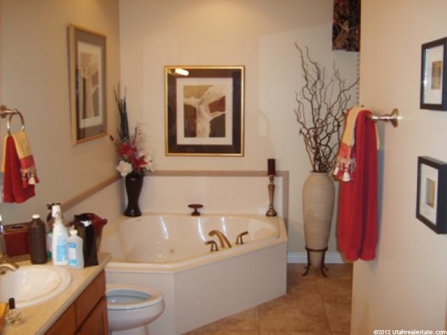 384 N 2250 E, Layton, UT 84040 — photo 8