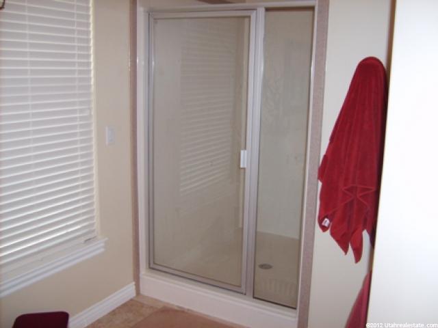 384 N 2250 E, Layton, UT 84040 — photo 9