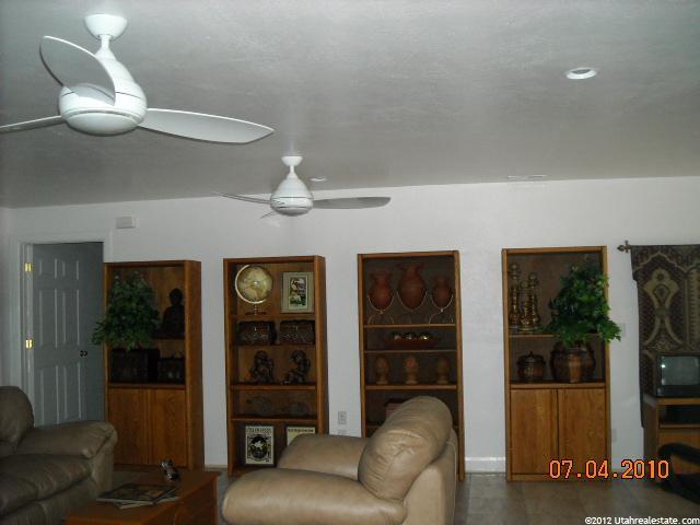 813 S Stonecreek Dr, River Heights, UT 84321 — photo 5