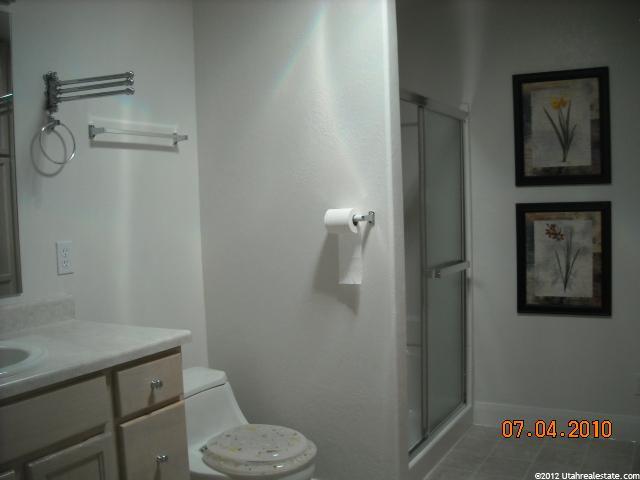 813 S Stonecreek Dr, River Heights, UT 84321 — photo 6