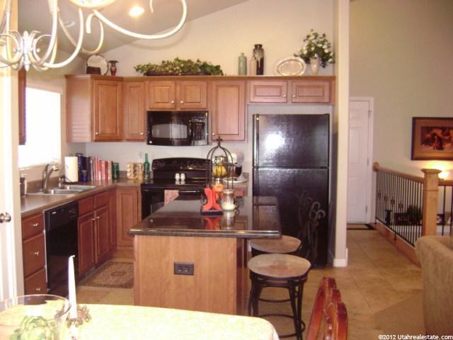 913 E James Cir S, Clearfield, UT 84015 — photo 4
