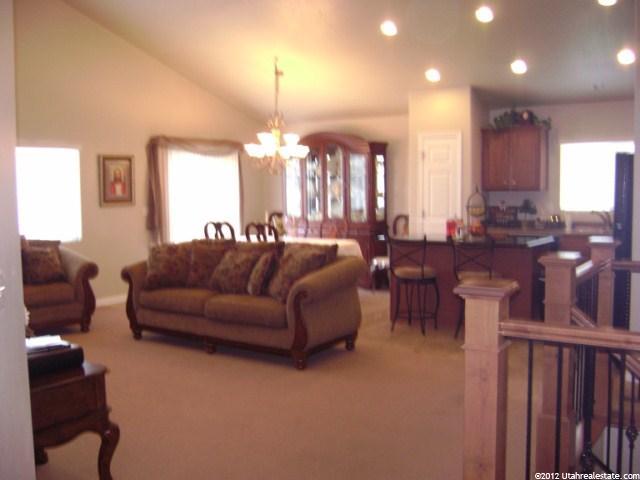 913 E James Cir S, Clearfield, UT 84015 — photo 5