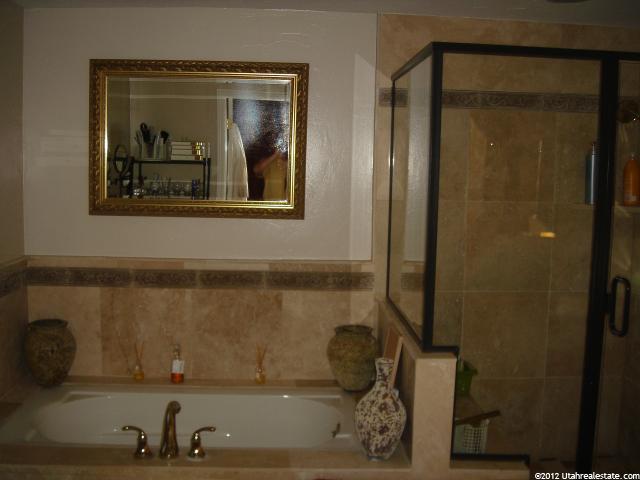 2820 Robidoux Rd, Sandy, UT 84093 — photo 4