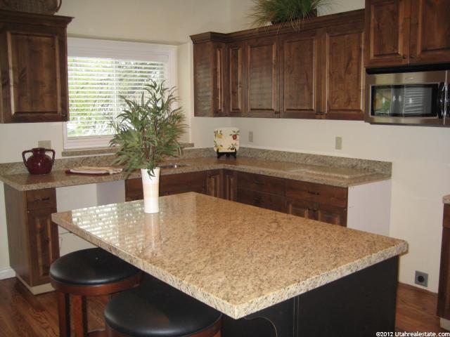 7208 S Viansa Ct, Midvale, UT 84047 — photo 2