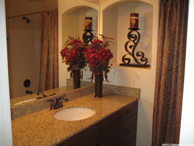 7208 S Viansa Ct, Midvale, UT 84047 — photo 12