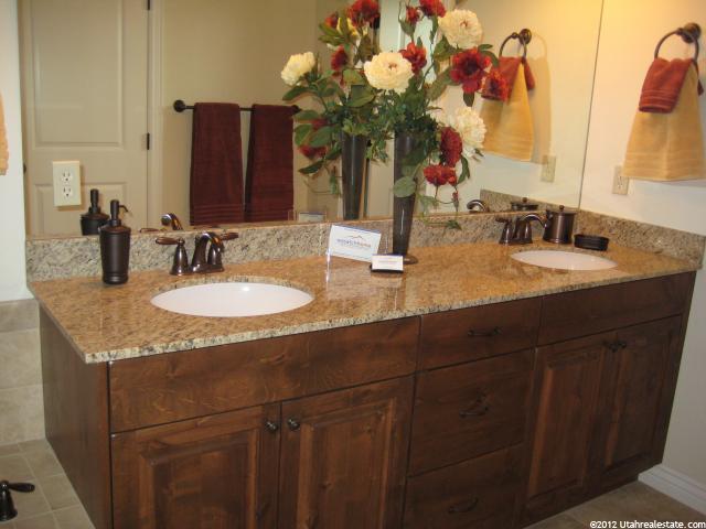7208 S Viansa Ct, Midvale, UT 84047 — photo 6