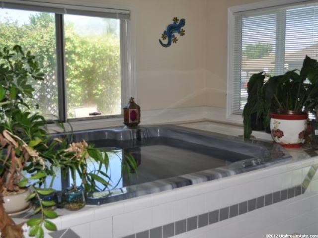 1843 E Michael Way Way, Sandy, UT 84093 — photo 2