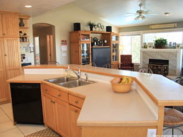 1543 N Easthills Cir E, Bountiful, UT 84010 — photo 7