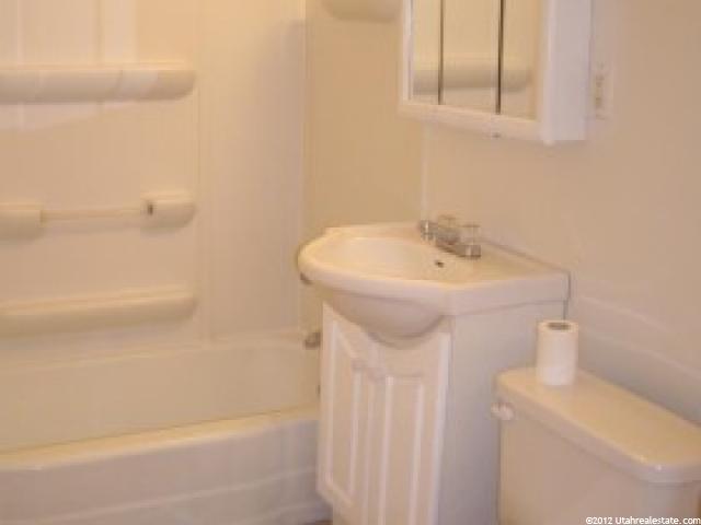 2877 S 5725 W, Roy, UT 84067 — photo 4