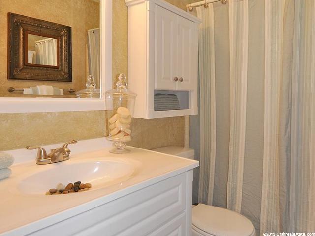 9586 S 1040 E, Sandy, UT 84094 — photo 9