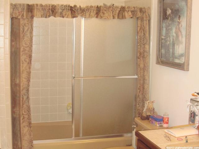 5076 S 2100 E, Holladay, UT 84117 — photo 11