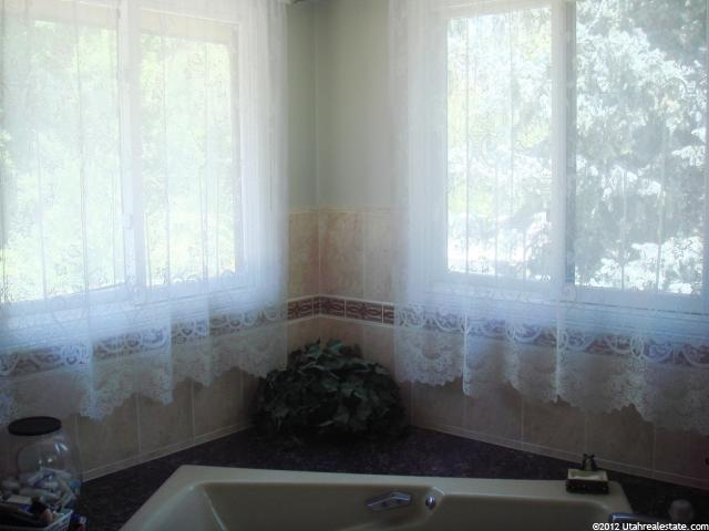 5076 S 2100 E, Holladay, UT 84117 — photo 12